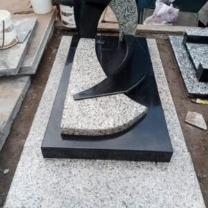 Pierre tombale en granite local