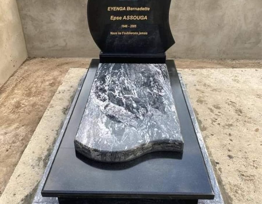 Pierre Tombale en Granite