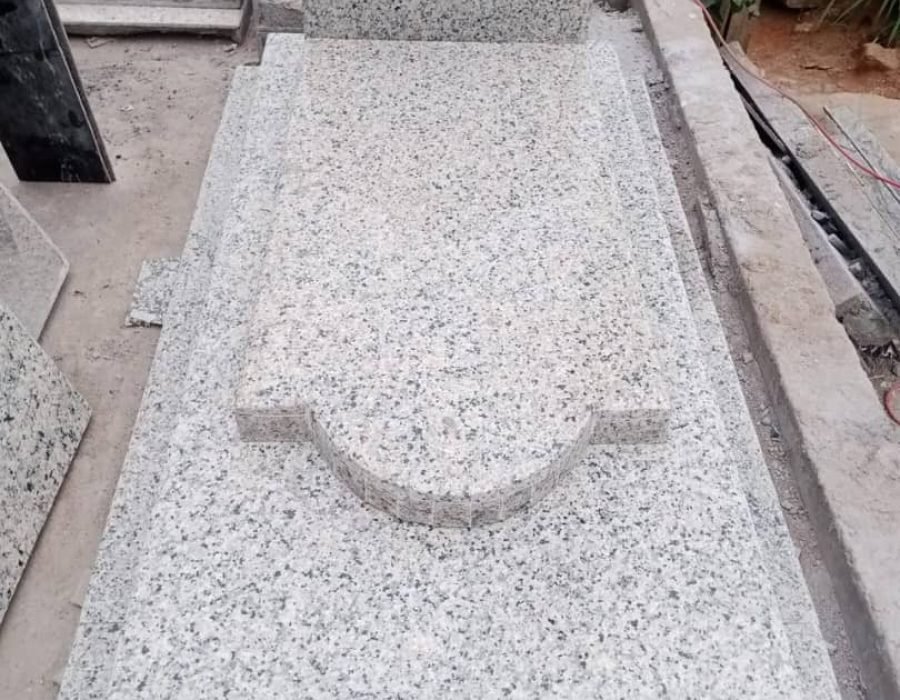Pierre tombale en granite
